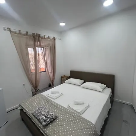 Πανσιόν Tolos Budget Loggos 3*
