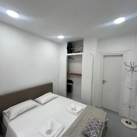 Tolos Budget Loggos Guest house *