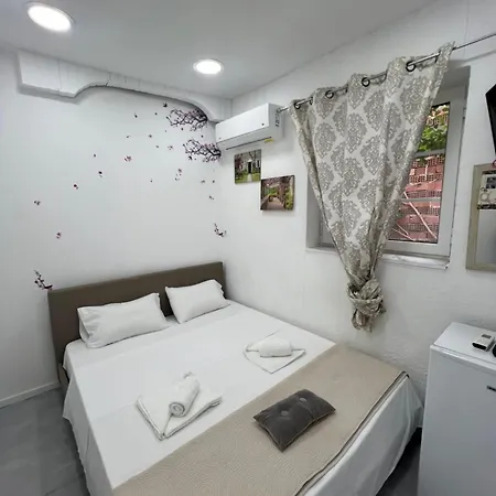 Tolos Budget Loggos Guest house