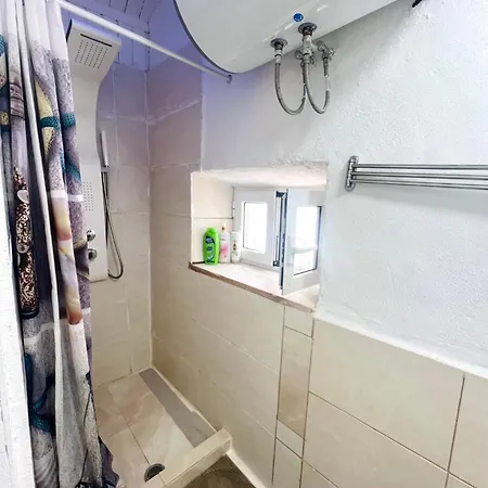 Tolos Budget Loggos 3* Longósz