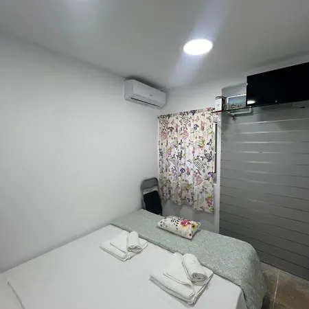 Tolos Budget Loggos Guest house *