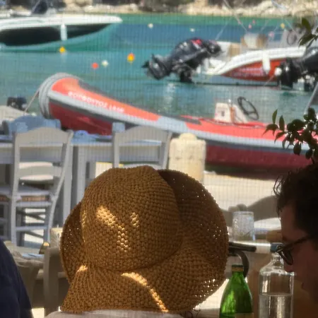 Tolos Budget Loggos 3* Longos (Paxos)