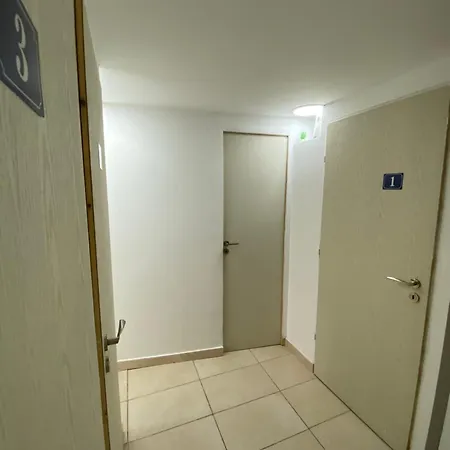 Tolos Budget Loggos Πανσιόν