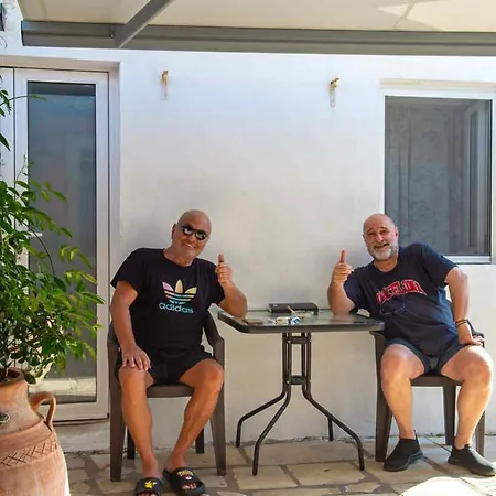 Tolos Budget Loggos Pensionat