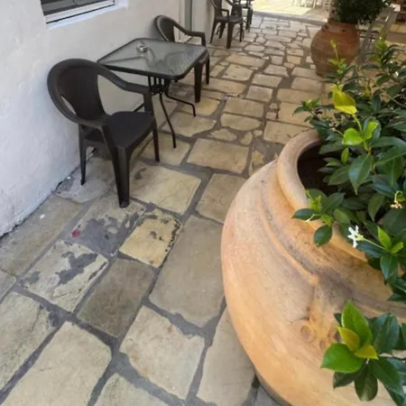 Tolos Budget Loggos Maison d'hôtes 3*