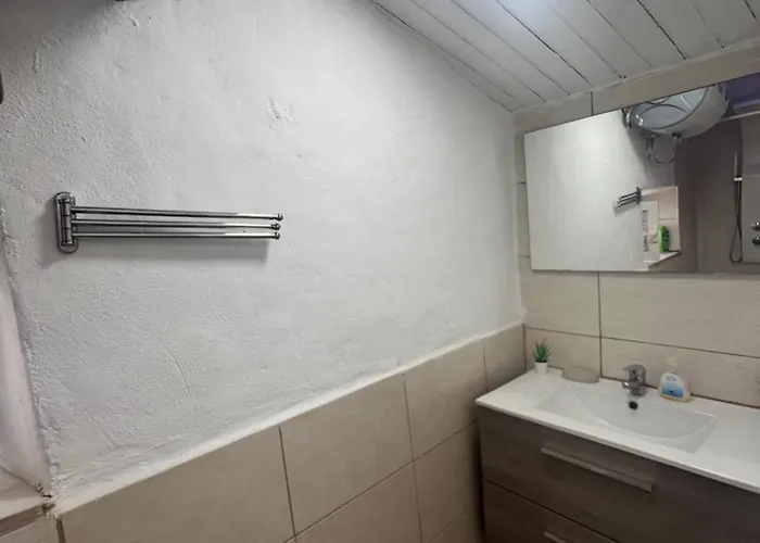 Pensión Tolos Budget Loggos Longós
