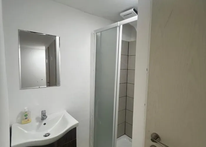 Tolos Budget Loggos 3* Longós